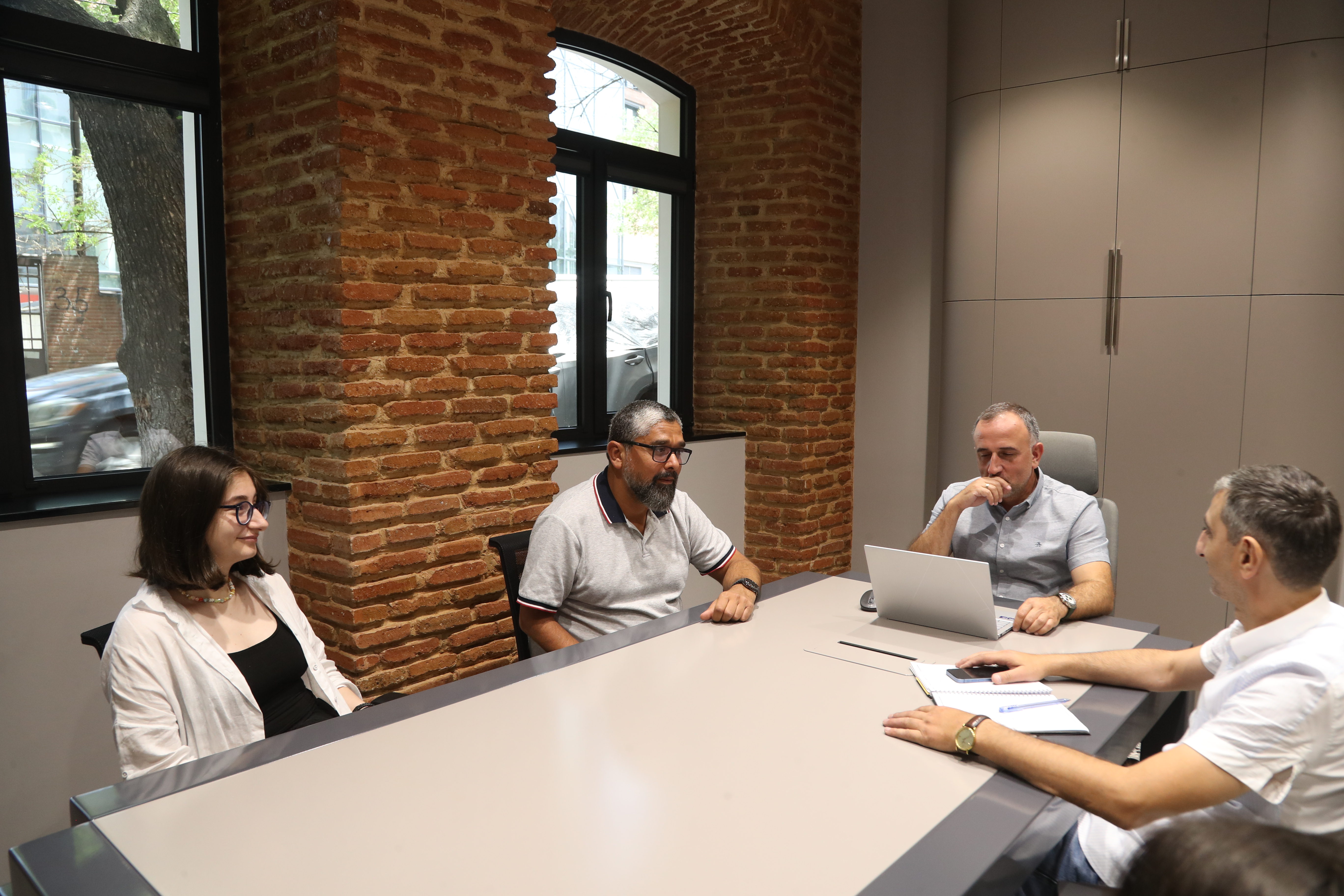 SVC_IMG // CONSULTING